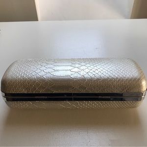 EXPRESSIONS NYC Silver Snakeskin Knuckles Silver Clutch Purse with Chain